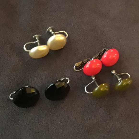 Vintage Clip - on earrings - Picture 2 of 2